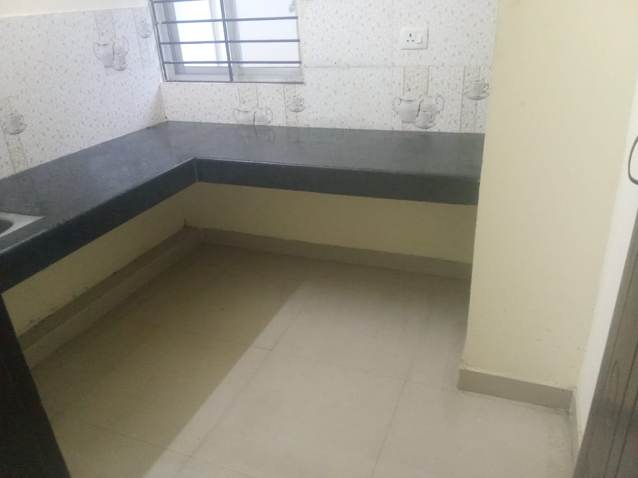 Semi Furnished 3bhk in Lichu Bagan Rd, Jaya Nagar, Khanapara, Guwahati, Assam, India for Rent